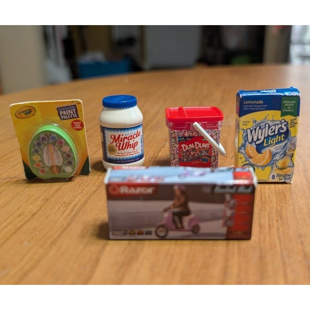 Mini Brands Crayola Paint Palette, Miracle Whip, Dum Dums, Wyler's Light, Razor